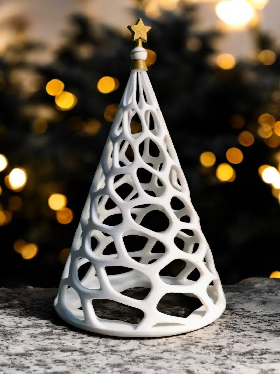 Voronoi Christmas Tree Lantern